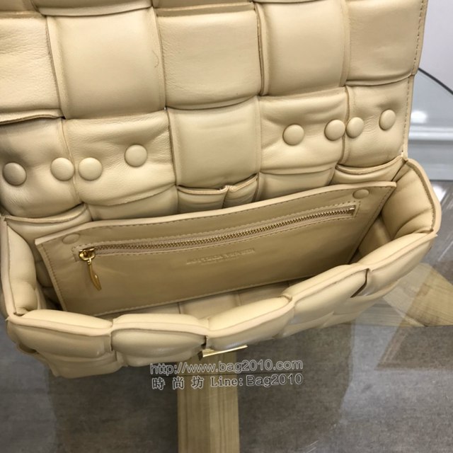 Bottega veneta高端女包 96008木薯 寶緹嘉新款枕頭鏈條包 BV經典款單肩斜挎手提女包  gxz1229